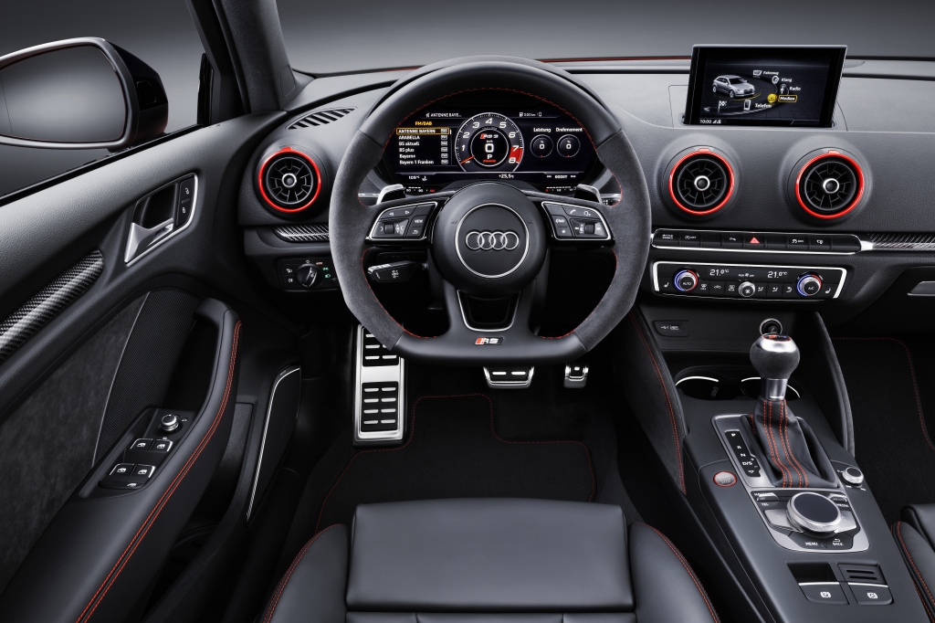 Audi RS 3 Limousine Cockpit